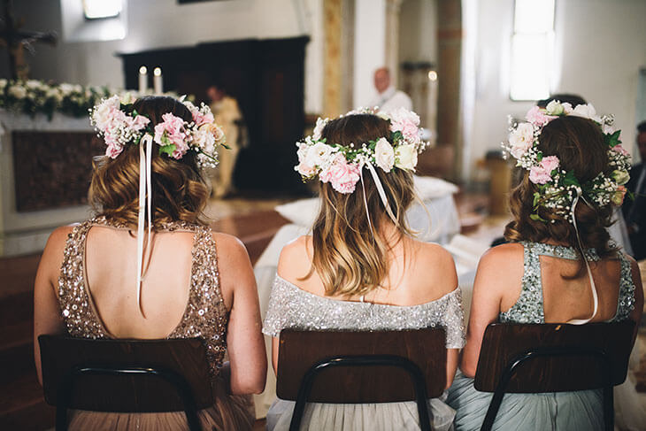 Hochzeitsbraeuche Brautjungfern Blumenkraenze