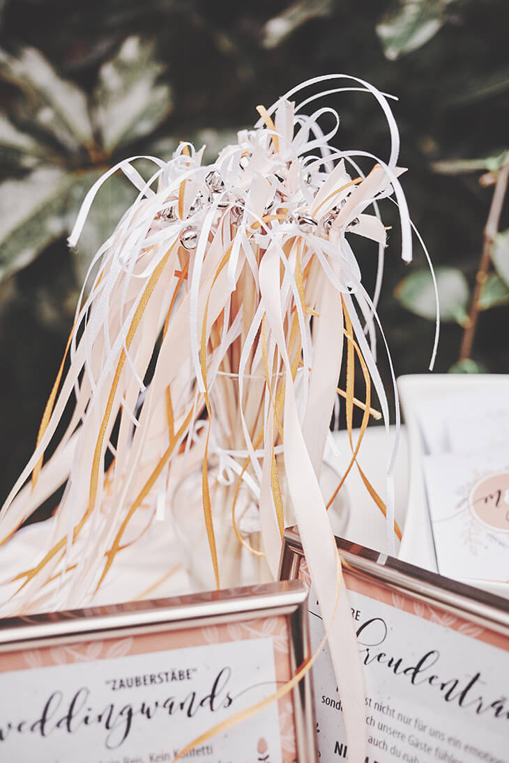 Hochzeitsritual Glockenstaebe klingen