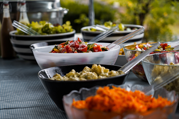 Polterabend Buffet Salate Essen Trinken