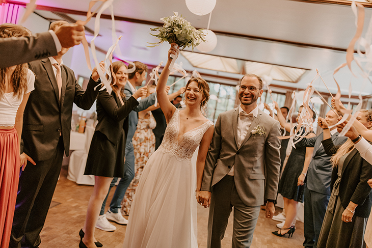 Weddingwands zum Auszug des Brautpaares