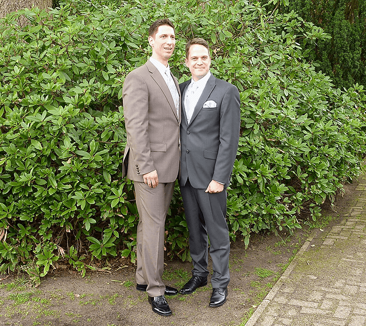 Der kirchliche Traugottesdienst am 27. April 2013 ist für Sven Evers und Marco Evers-Wolderich das gemeinsame Hochzeitsdatum. Bild: privat