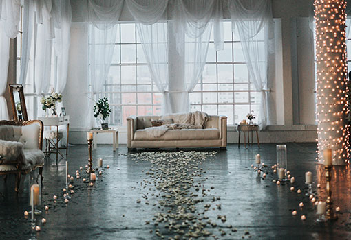 Virtuelle Hochzeitsfeiern und Trauungen 