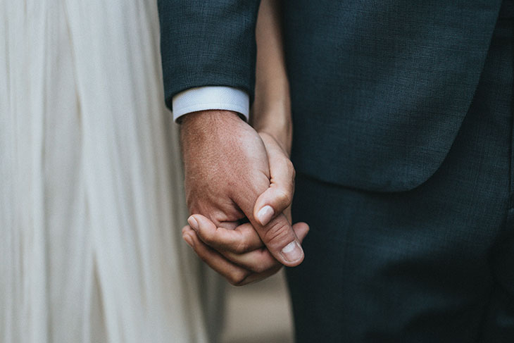 Ehevertrag Hand in Hand entscheiden